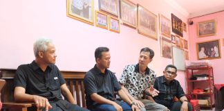 Andang Kawal Ganjar Pranowo dan Tim TPD Jawa Tengah Mampir Klenteng Tertua di Indonesia