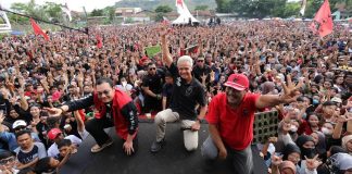 Lautan Massa Padati Kampanye di Kendal, Ganjar: Ini Energi Buat Ganjar-Mahfud