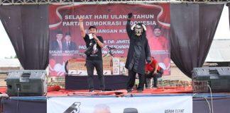 Moch Adhi Meriahkan HUT PDI Perjuangan Ke-51 Bersama Warga Desa Kuniran Moch Adhi Meriahkan HUT PDIP Ke 51 Bersama Warga Desa Kuniran