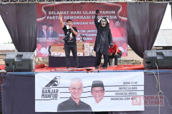 Moch Adhi Meriahkan HUT PDIP Ke 51 Bersama Warga Desa Kuniran