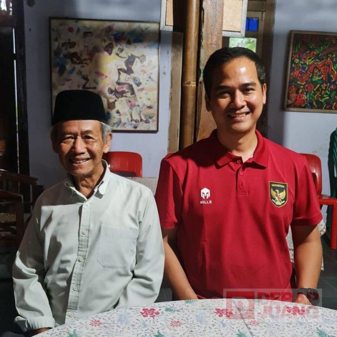 Adisatrya Berkunjung ke Rumah Tohari Sang Budayawan Banyumas