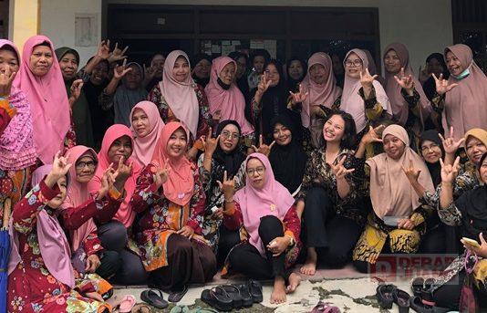 Azalea Berikan Edukasi Peran Perempuan Dalam Politik