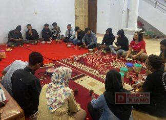 Azalea Terima Dukungan Karang Taruna Desa Pare Azalea Terima Dukungan Karang Taruna Desa Pare