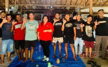 Gandeng Anak Muda, Erin Beri Bantuan Peralatan Voli di Desa Belor