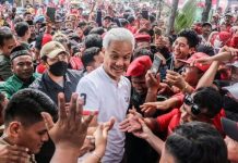 Temui Nelayan Pekalongan, Ganjar: Pentingnya Program Solar Packed Dealer bagi Nelayan