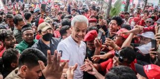 Temui Nelayan Pekalongan, Ganjar: Pentingnya Program Solar Packed Dealer bagi Nelayan