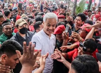 Temui Nelayan Pekalongan, Ganjar: Pentingnya Program Solar Packed Dealer bagi Nelayan