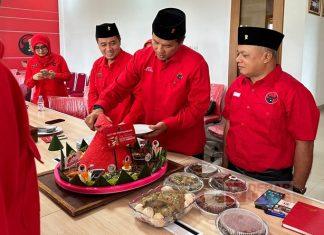 HUT PDI Perjuangan ke-51, DPC PDI Perjuangan Wonogiri Gelar Acara Potong Tumpeng