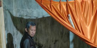 Junarso Berikan Bansos Kepada Lansia Di Desa Kelet