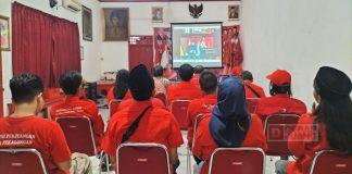 Kader PDI Perjuangan Kota Pekalongan Ikuti HUT Partai Ke- 51 Via Daring Foto: Kader PDI Perjuangan Kota Pekalongan ikuti HUT Partai Via Daring, Rabu (10/01/2024) di DPC.