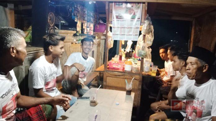 Kampanyekan Ganjar - Mahfud, Junarso Bagikan APK Kepada Masyarakat