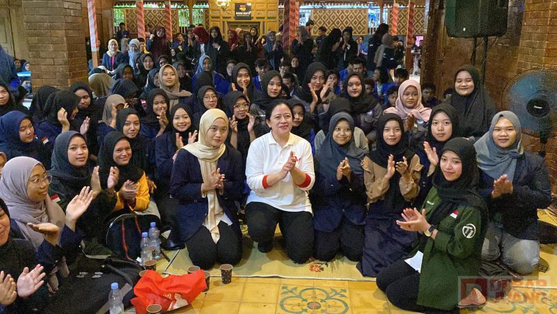 Kebersamaan-Mbak-Puan-Dengan-Mahasiswa-KIP-Kuliah-Aspirasi-Magelang