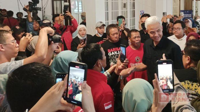 Kunjungi Pelaku UMKM Banyumas, Ganjar Dukung Anak Muda Berkreasi