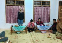 Mbak Binta Gelar Pertemuan Tokoh Desa Semen Mbak Binta Gelar Pertemuan Tokoh Desa Semen