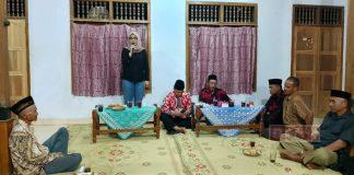 Mbak Binta Gelar Pertemuan Tokoh Desa Semen Mbak Binta Gelar Pertemuan Tokoh Desa Semen