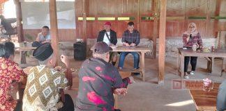 Mbak Binta Hadiri Pertemuan Tokoh Masyarakat Desa Gedong Mbak Binta Hadiri Pertemuan Tokoh Masyarakat Desa Gedong