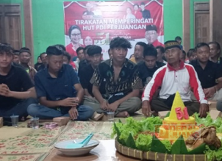 Para Bintang Sragen Adakan Giat Tirakatan HUT PDI Perjuangan di Tingkat RT dan RW Para Bintang Sragen Adakan Giat Tirakatan HUT PDI Perjuangan di Tingkat RT dan RW