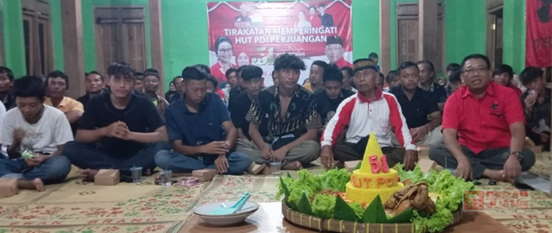 Para Bintang Sragen Adakan Giat Tirakatan HUT PDI Perjuangan di Tingkat RT dan RW