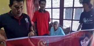 Penyerahan bantuan kursi roda dari mbak Casyta