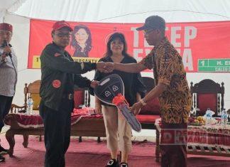 Peningkatan Pelayanan Darurat, Eko Budi Santoso Serahkan Mobil Siaga di Desa Monggot