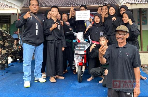 Ramaikan Jalan Sehat, Sutrisno dan Sandi Yanuar Beri Hadiah Utama Sepeda Listrik