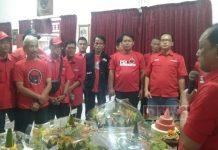 Rayakan Ulang Tahun Ibu Megawati Ke-77, Agung Satria Bagi-bagi Nasi Tumpeng