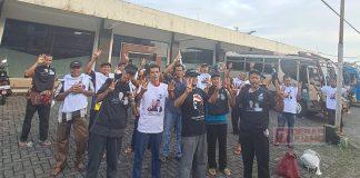 Relawan Ganjar-Mahfud Bagikan 1.000 Kaos dan Makanan di GOR Satria Purwokerto Ganjar