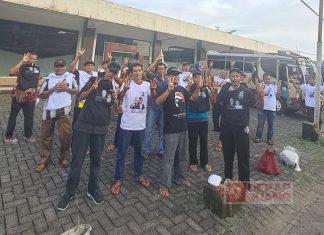 Relawan Ganjar-Mahfud Bagikan 1.000 Kaos dan Makanan di GOR Satria Purwokerto Ganjar