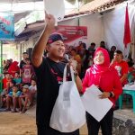 Sri-Ruwiyati-dan-Wahju-Djatmika-Kampanyekan-Ganjar-Mahfud-di-Desa-Madukara4