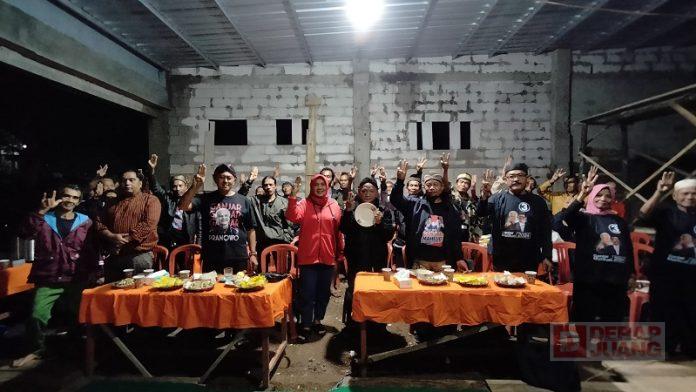 Sri Ruwiyati dan Wahju Djatmika Nobar Debat Presiden Bersama Tokoh dan Budayawan