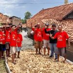 Subandriyo Bantu Pengecoran jalan