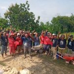 Sutarno bantu pembangunan talud jalan