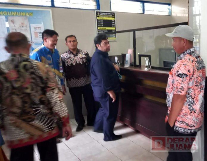 Bersama Komisi B Kunjungi BPR BKK Sidareja, Purwanto: Tingkatkan Terus Kinerjanya