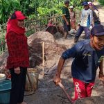 Berikan Manfaat, Nike Bangun Jalan Desa Sindangbarang