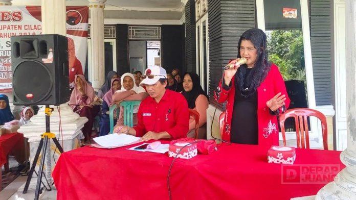 Bertemu Dengan Konstituen, Bu Nyai Sapa Warga Patimuan