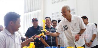 Ganjar Optimis Mainan Produksi Dalam Negeri Mampu Bersaing di Pasaran Ganjar Optimis Mainan Produksi Dalam Negeri Mampu Bersaing di Pasaran