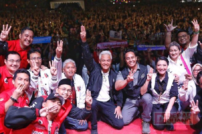 puluhan-ribu-orang-di-kabupaten-semarang-deklarasi-dukung-pasangan-ganjar-mahfud-di-pilpres-2024-1