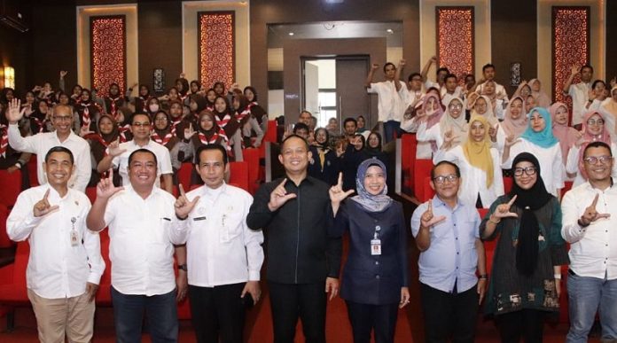 Ristawati Hadiri Peresmian Galeri Foto Bupati Kebumen Ristawati