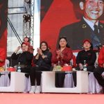 32.000 Massa PDI Perjuangan ‘Merahkan’ Stadion Pringgodani