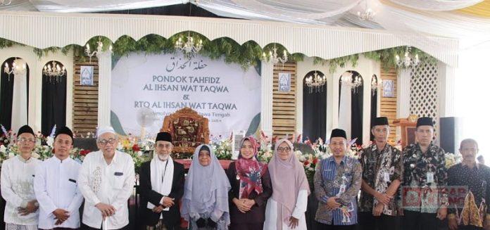 Ristawati Hadiri Haflatul Hidzaq di Ponpes Al Ihsan Wat Taqwa Ristawati
