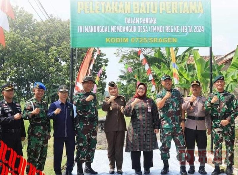 Bupati Yuni Buka TMMD Reguler 119 Di Desa Gedongan Pelupuh