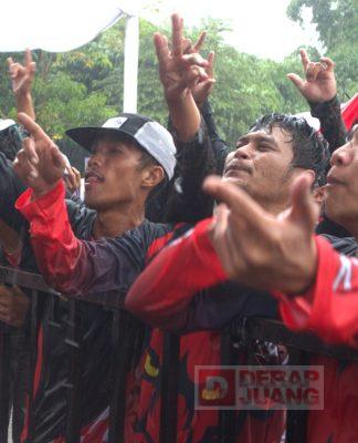 Hujan Deras Tak Surutkan Tekad Menangkan Ganjar-Mahfud Hujan
