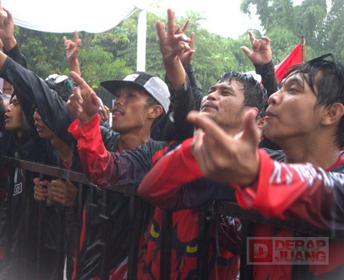 Hujan Deras Tak Surutkan Tekad Menangkan Ganjar-Mahfud Hujan