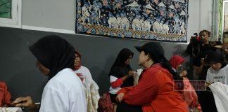 Mbak Puan Kunjungi Rumah Batik Gumelem dan Pembuat Gula Lira di Banjarnegara