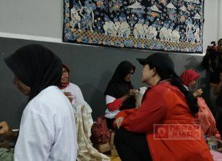 Mbak Puan Kunjungi Rumah Batik Gumelem dan Pembuat Gula Lira di Banjarnegara