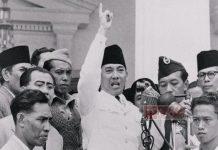 Bung Karno dan Metafora Rotan yang Melengkung Bung Karno