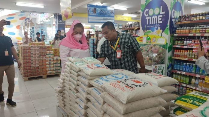 Cek Stabilitas Harga Beras, Mbak Ita Gerakan Pasar Murah Lewat Program Pak Rahman