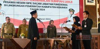 Ristawati Hadiri Pelantikan dan Pengambilan Sumpah PNS Dalam Jabatan Guru