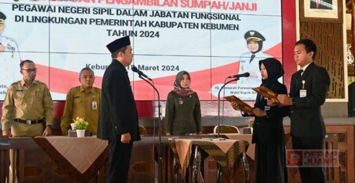Ristawati Hadiri Pelantikan dan Pengambilan Sumpah PNS Dalam Jabatan Guru