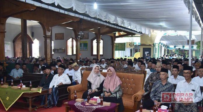 Ristawati Hadiri Pengajian Akbar Ponpes Tathmainnul Quluub Ristawati